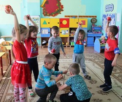 Черноярские работники культуры устроили «Осенние забавы»