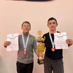 Черноярцы стали призёрами гонок на дронах 