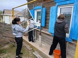Черноярцы в преддверии Дня Победы помогают землякам 