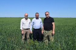 Глава Черноярского района посетил крестьянско-фермерское хозяйство
