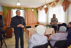 На собрании граждан ушаковцы получили ответы от главы села