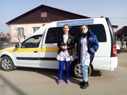 В отдалённое от райцентра село Солодники выезжала мобильная бригада