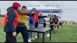 В Черноярском районе студенты соревновались в спортивном стрелковом многоборье