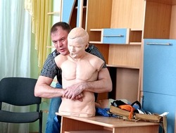 Сотрудников черноярского детского центра научили оказывать первую помощь