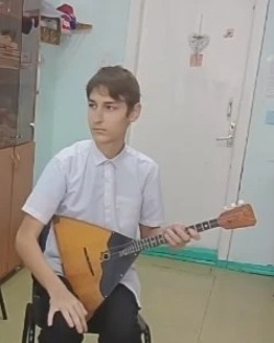Черноярский балалаечник стал дипломантом ряда конкурсов