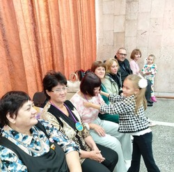 Черноярцы поблагодарили бабушек и дедушек