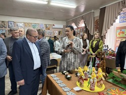 В селе Чёрный Яр открылась выставка творческих работ