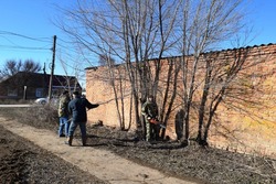 Черноярцы начали кампанию по благоустройству территории