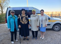 Черноярских пенсионеров доставляют в больницу на обследование