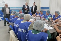 С черноярскими волонтёрами встретился депутат Госдумы