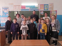 С черноярскими школьниками встретился иеромонах Афанасий 