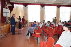 За личный вклад в общественную жизнь поощрены 65 волонтеров Черноярского района