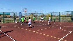 В селе Чёрный Яр состоялся турнир по баскетболу среди мужских команд 