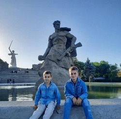 Жители черноярского села устроили фотовыставку