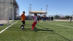 Черноярские футболисты сразились со спортсменами из Енотаевки