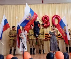 Черноярцы показали театральную постановку «И спасённый мир»