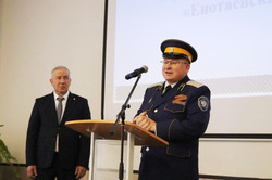 Глава Черноярского района Дмитрий Заплавнов поздравил коллегу 