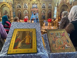 В Черноярском храме прошла праздничная Божественная литургия