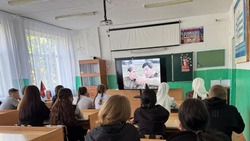 Черноярским школьникам показали фильмы о войне