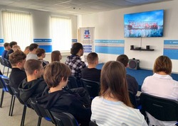 В сёлах Черноярского округа проходят киносеансы