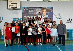 Черноярцы почтили память земляка турниром по теннису