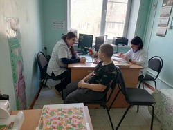 Чёрный Яр посетила мобильная бригада детских врачей