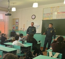 Черноярским школьникам напомнили об опасности на водоёмах