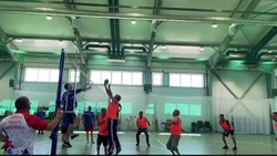 В черноярском спортивном комплексе прошли межрайонные соревнования по волейболу