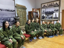 Юные черноярские разведчики посетили музей