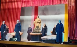 Черноярцам показали спектакль «История солдата»