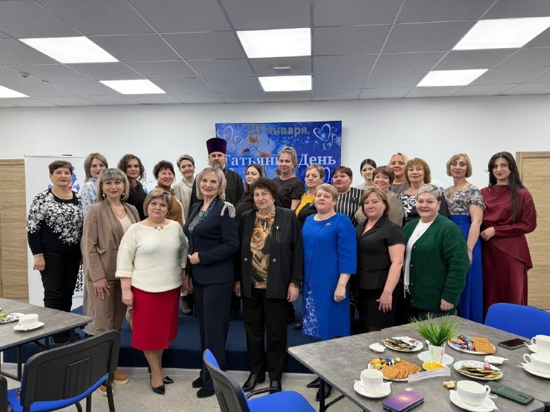Черноярцы поздравили Татьян и студентов