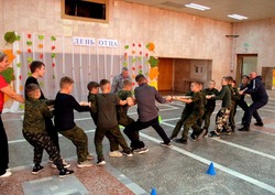 Черноярцы поздравили отцов с их праздником 