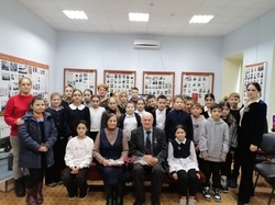 В Черноярском районе дети войны рассказали школьникам о жизни в военные годы