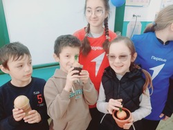 Черноярские школьники устроили «луковые гонки»